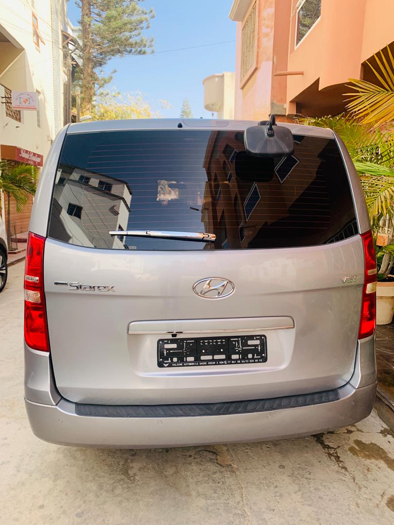 Hyundai grand starex 2017