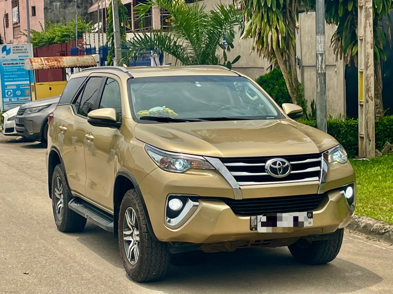 Toyota Fortuner 2019 Essence Automatique 4 Cylindres