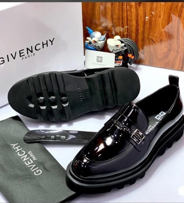 Chaussures Givenchy Homme – Pointures 41 à 45 | Style & Luxe