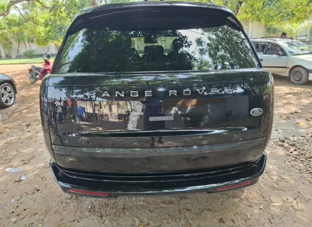 Range Rover Vogue 2023 essence automatique