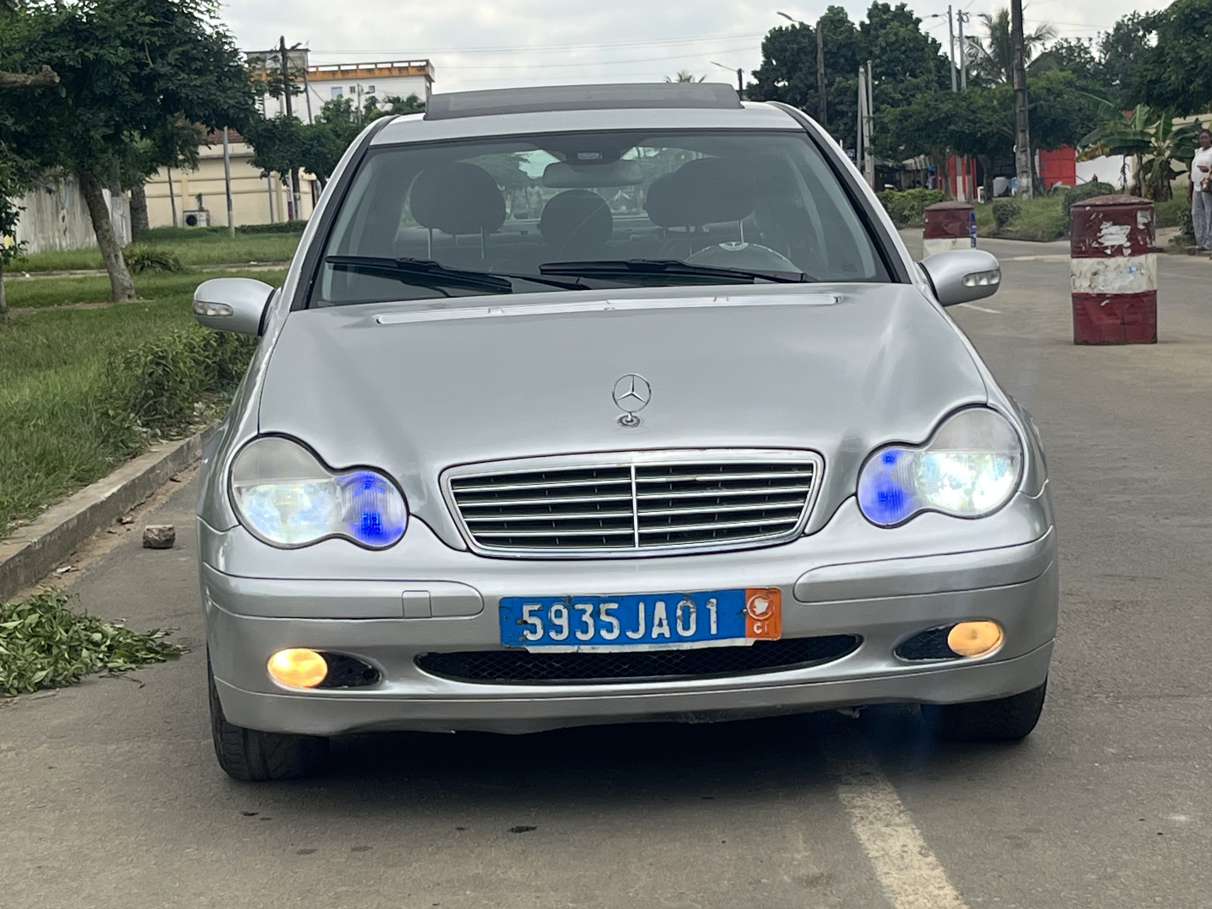 Mercedes-Benz C180 2001 – Automatique Essence 4 Cylindres